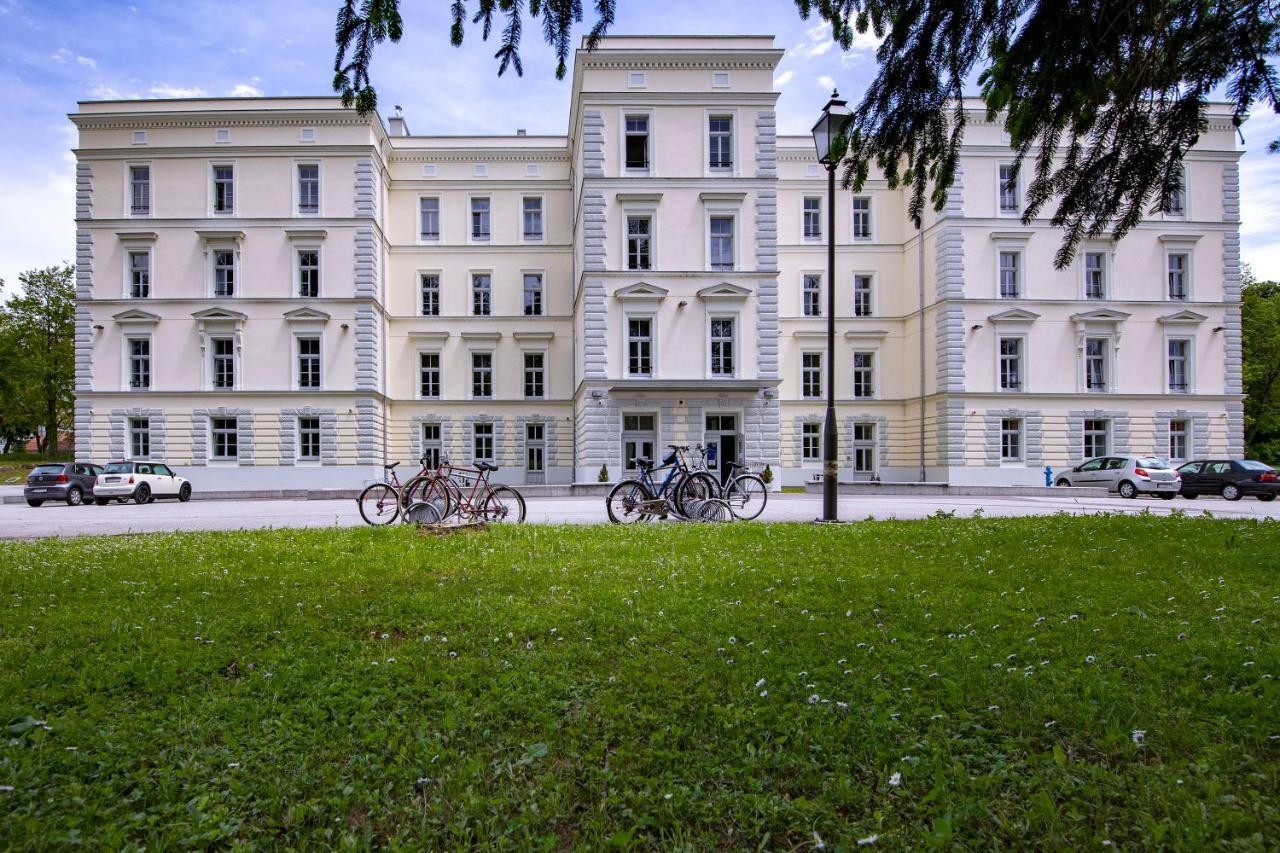 Hostel Bedem Karlovac Esterno foto