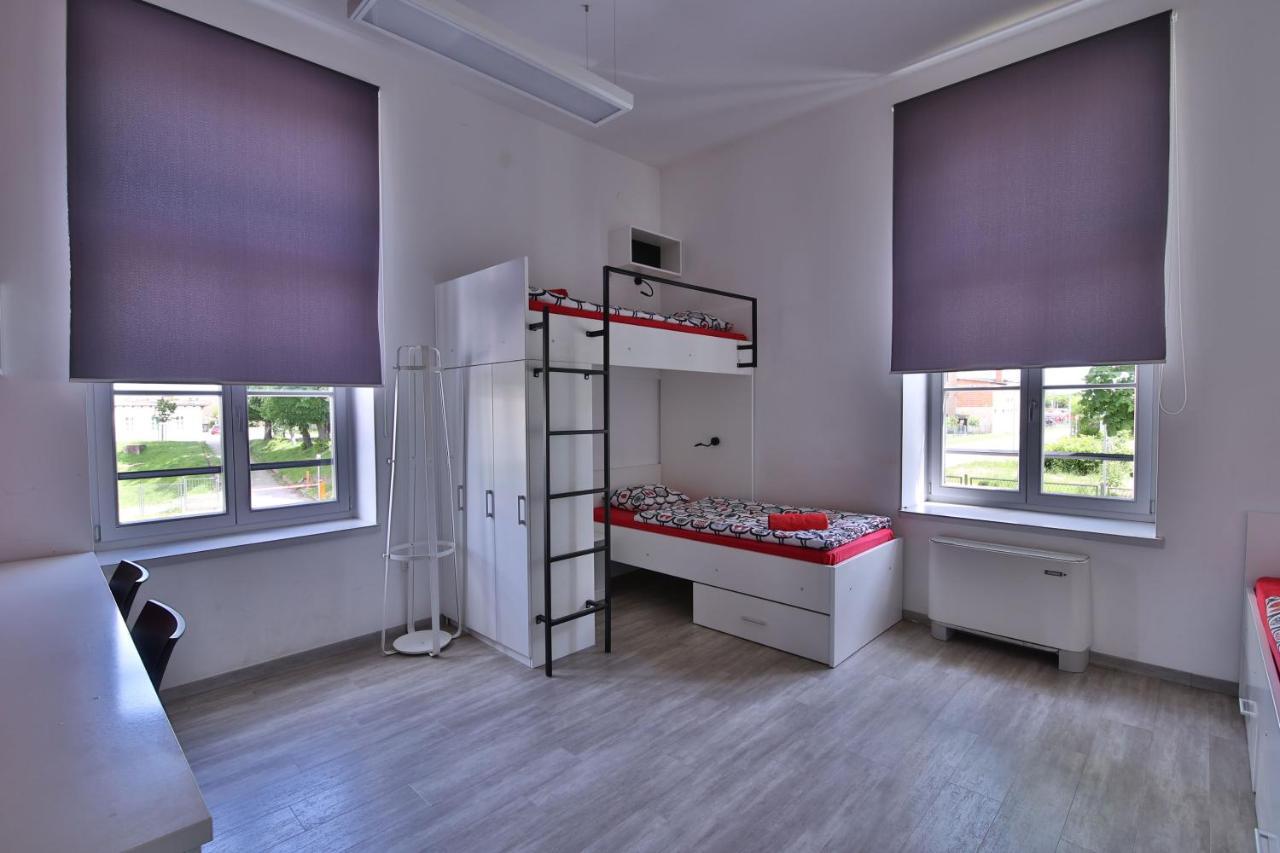 Hostel Bedem Karlovac Esterno foto