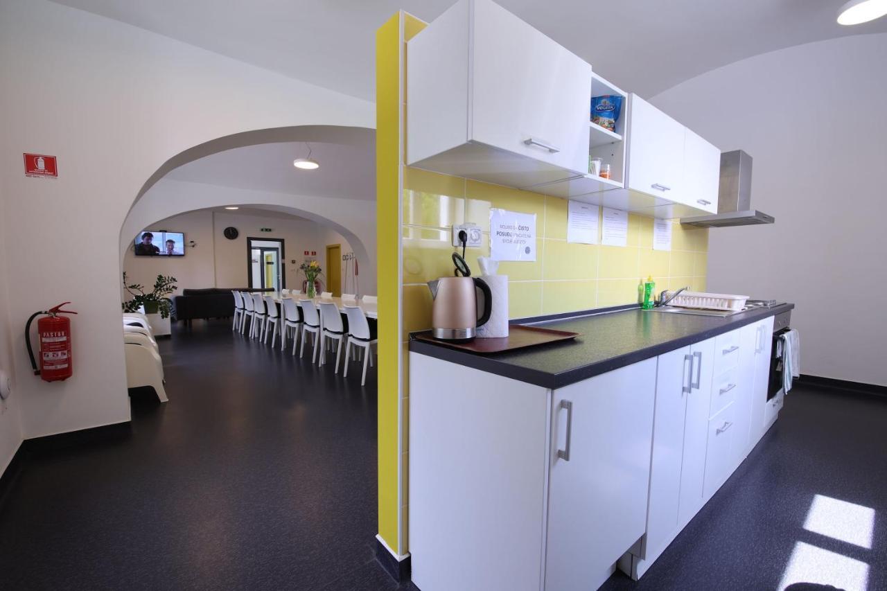Hostel Bedem Karlovac Esterno foto