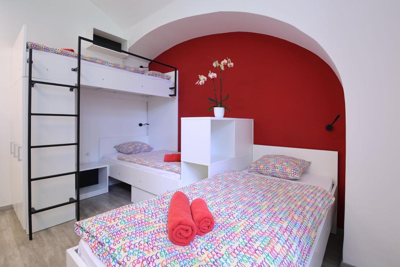 Hostel Bedem Karlovac Esterno foto