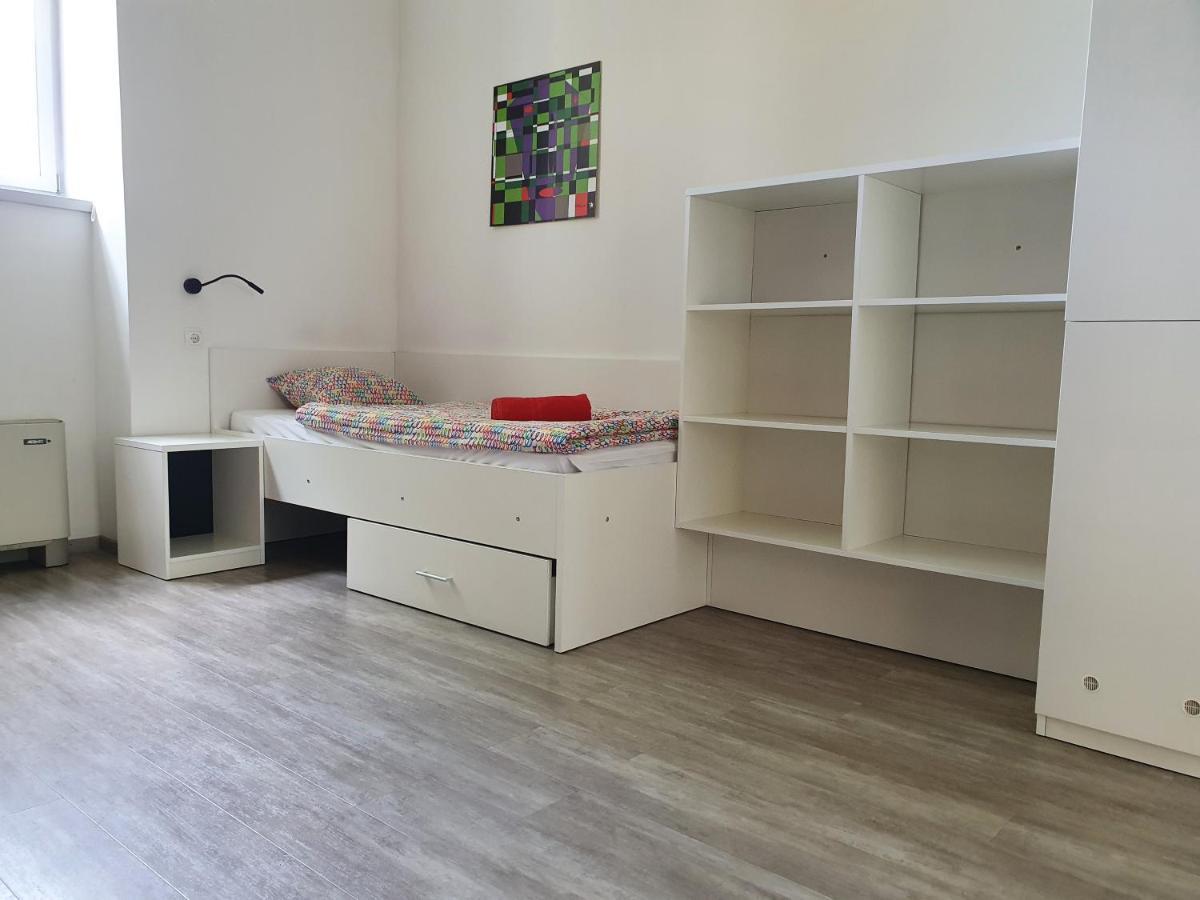 Hostel Bedem Karlovac Esterno foto