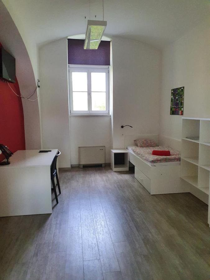 Hostel Bedem Karlovac Esterno foto